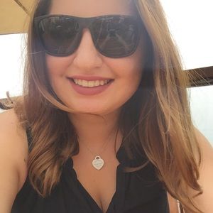 Meet your Posher, Alexis